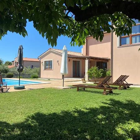 Βίλα Korina Πούλα